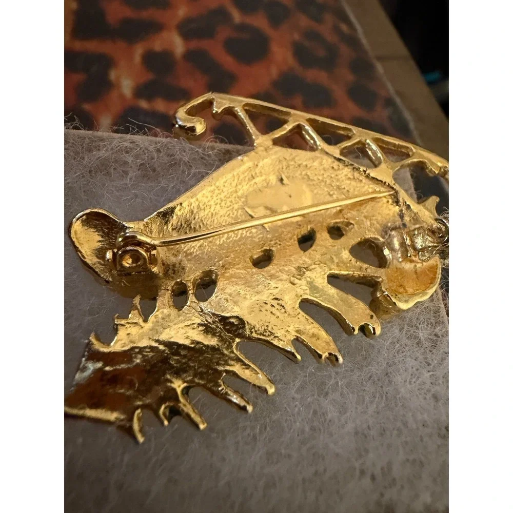 Christmas Tree Sleigh Brooch Pin Rhinestones Enameled Gold‎ Tone Vintage * ReAd